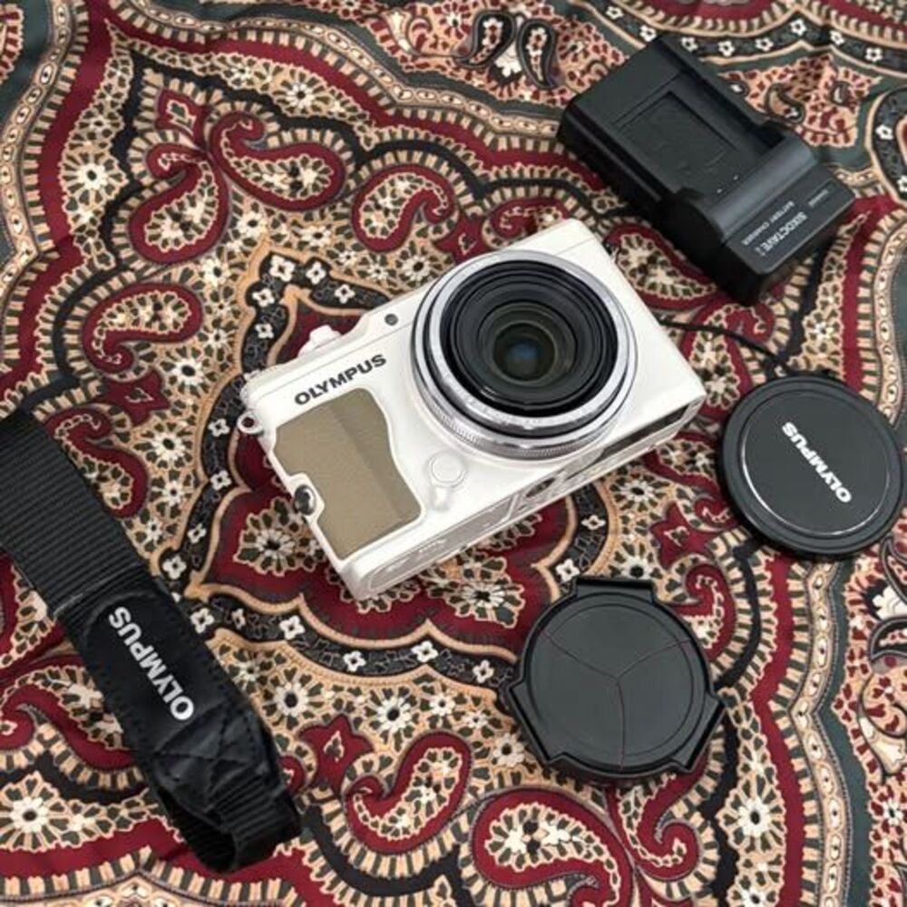 OLYMPUS Stylus XZ-2 White 12.0MP 4x Digital Camera